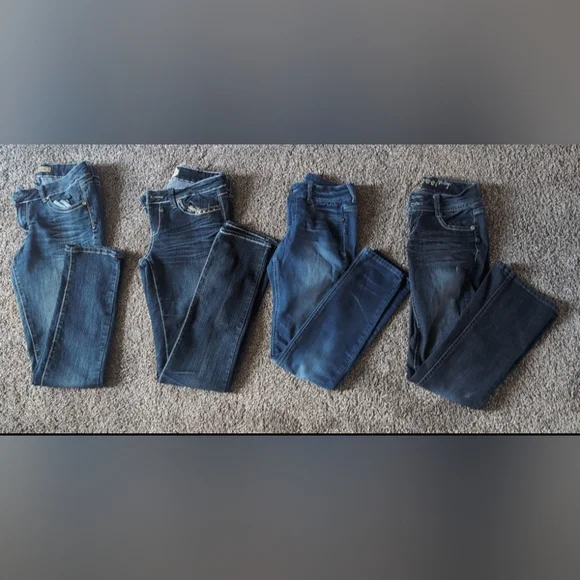Women's dark wash jeans bundle - Picture 1 of 11